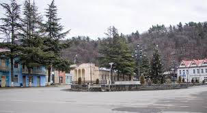 არსებული ინფორმაციით, ონის მერმა და მისმა მოადგილემ თანამდებობები დატოვეს