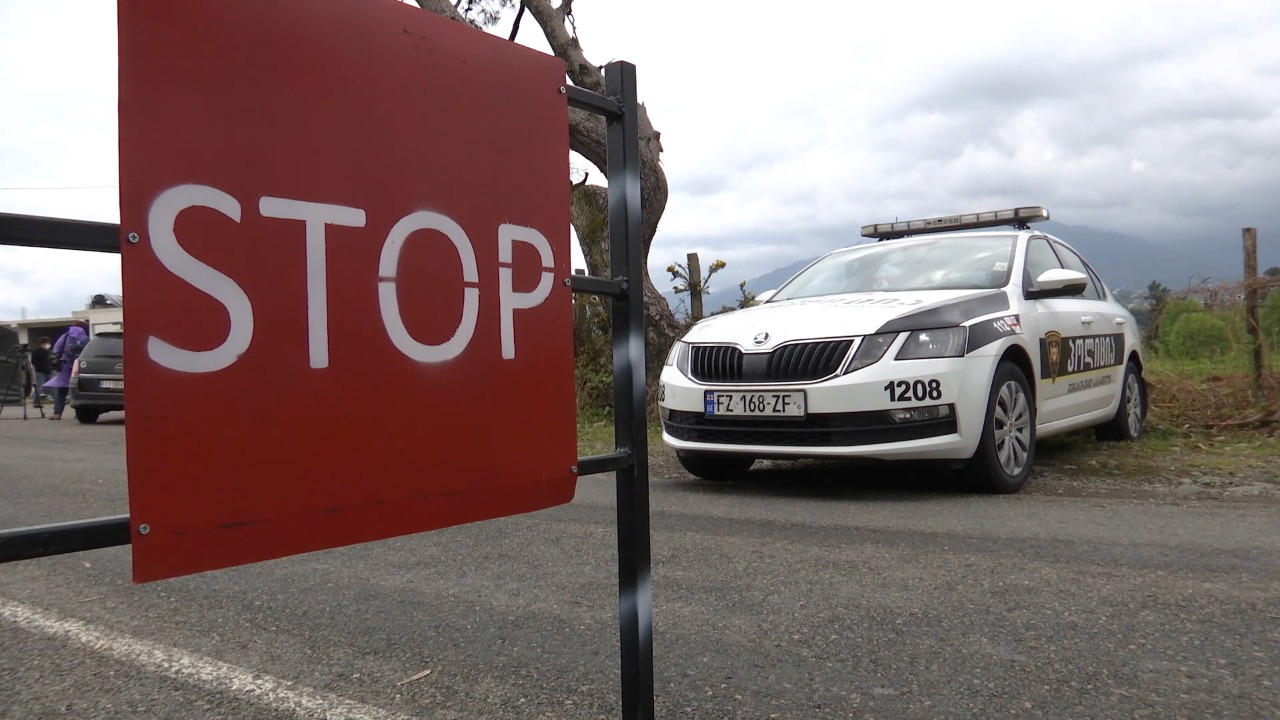 თბილისში სასაფლაოების შესასვლელებს სამართალდამცველები აკონტროლებენ