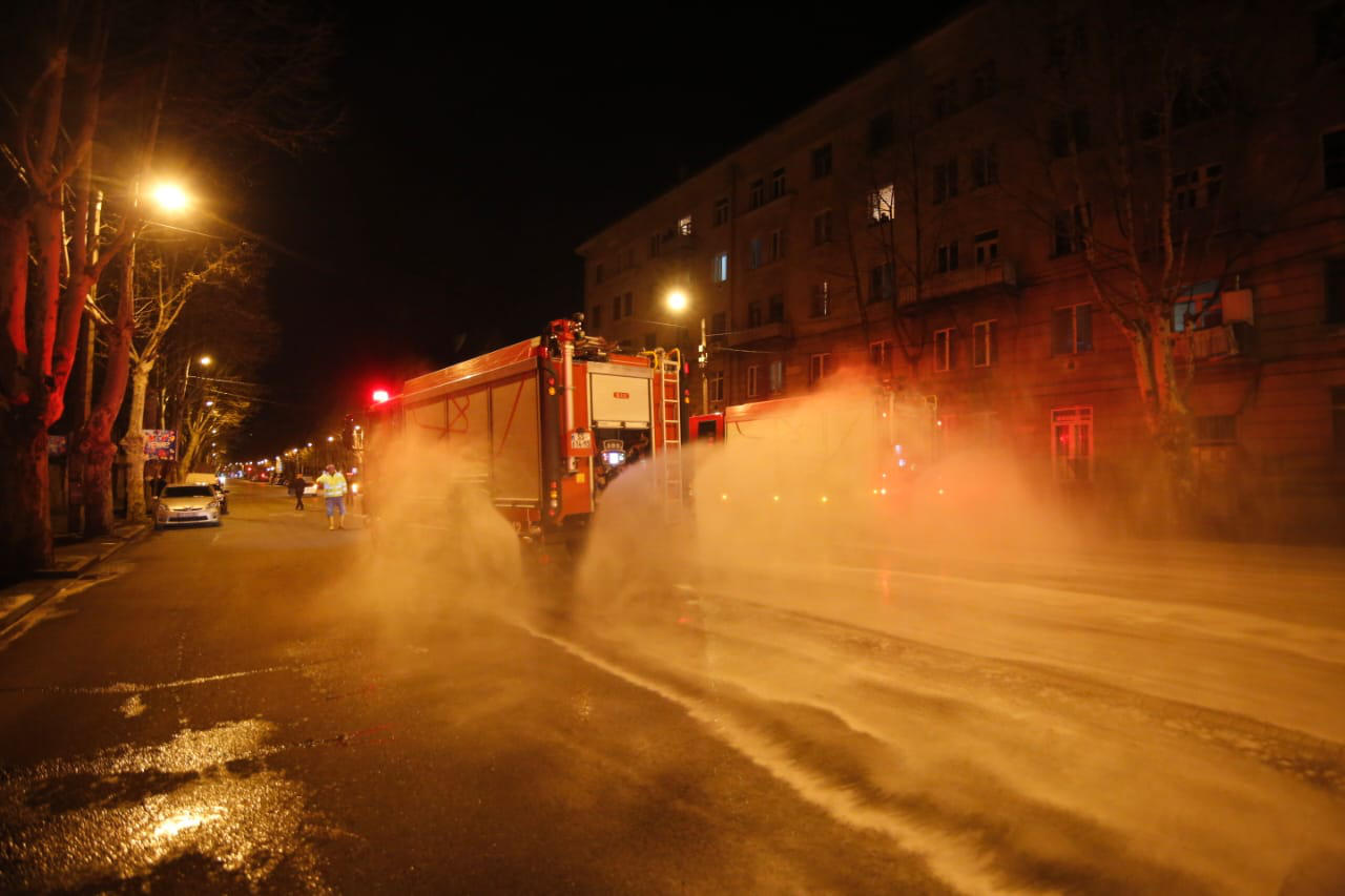 დადიანის ქუჩა სადეზინფექციო საშუალებებით მოირეცხა