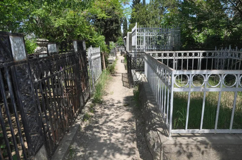 Cemeteries to be shut down in Georgia from today