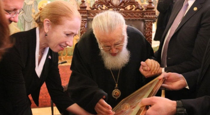 კელი დეგნანი პატრიარქს - აღდგომის დღესასწაულის ამ განსაკუთრებულ დროს მსურს, გისურვოთ  ჯანმრთელობა და სიმშვიდე, აგრძელებთ რა თქვენს მნიშვნელოვან მოღვაწეობას ხალხისთვის