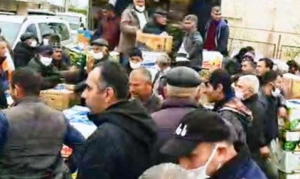 მარნეულის მუნიციპალიტეტის სოფელ აღმამედლოში, სადაც მოსახლეობაა შეკრებილი, დეპუტატ თამაზ ნავერიანსა და ერთ-ერთ ადგილობრივს შორის შეკამათება მოხდა