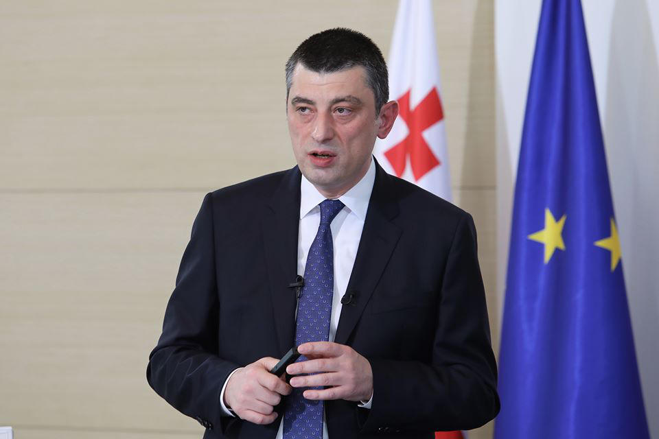 27 აპრილიდან მსუბუქი ავტომობილების გადაადგილება, ტაქსების ოპერირება, ონლაინ ვაჭრობა, მიტანის სერვისები და ღია აგრარული ბაზრების საქმიანობა ნებადართული იქნება