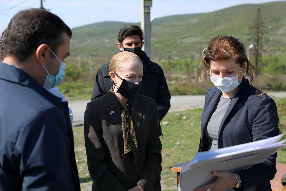 U.S. Ambassador : Hackers and irresponsible people in Russia and other places attacking Georgia and the Lugar Lab when in the middle of controlling pandemic