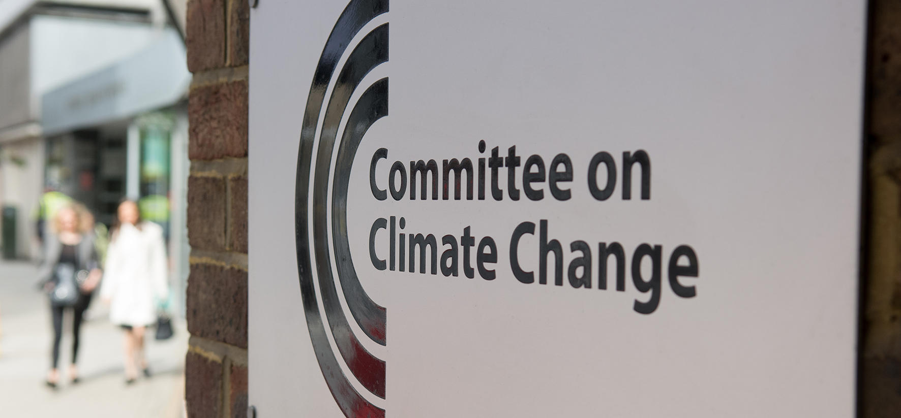 ბრიტანეთის კლიმატის ცვლილების კომიტეტი კომპანიებს მოუწოდებს, კორონავირუსის დამარცხების შემდეგ დისტანციური მუშაობა გააგრძელონ