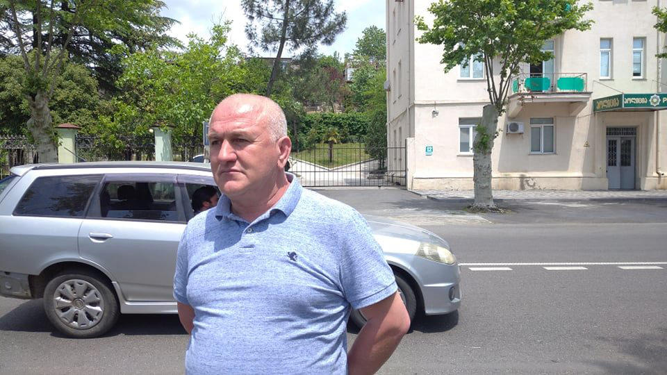 საჩხერეში მოზარდის მიმართ ჩადენილი გარყვნილი ქმედების ბრალდებით დაკავებულის ადვოკატი აცხადებს, რომ დაკავება სავარაუდოდ, ბიზნესმენის საქმიანობას უკავშირდება