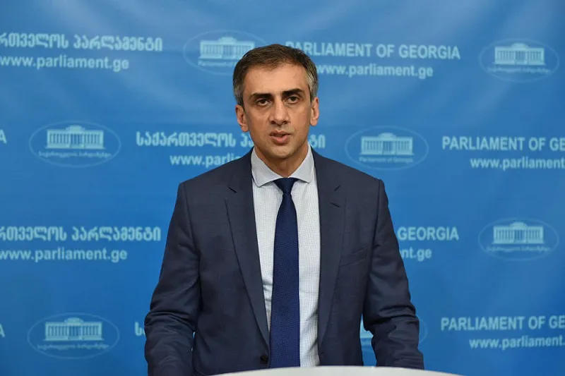 გიორგი კახიანი - შთაბეჭდილება მრჩება, რომ სალომე ზურაბიშვილის ამოცანაა, „ნაციონალური მოძრაობა“ ხელისუფლებაში დააბრუნოს და ამ გზაზე მიხეილ სააკაშვილის შეწყალებასაც არ გამოვრიცხავ