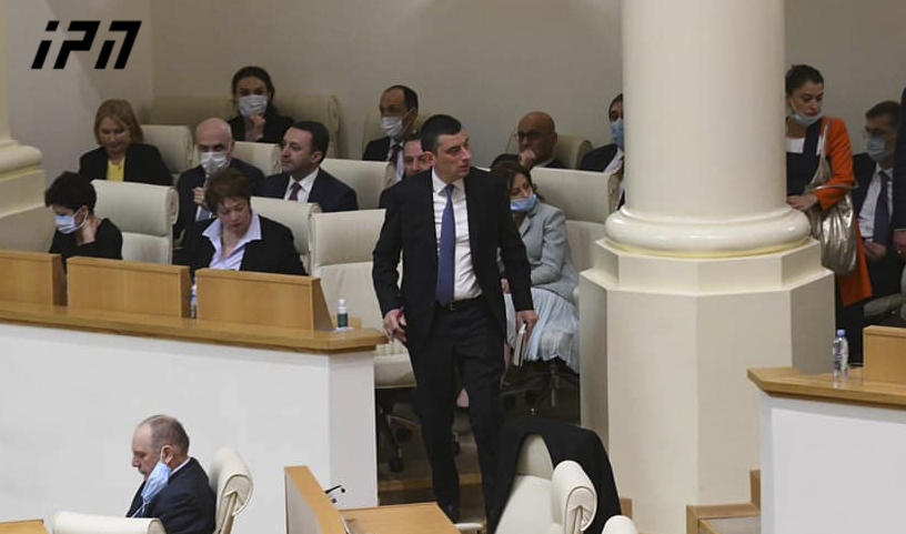 პრემიერმა ფინანსთა სამინისტროს დაავალა, 1200-ლარიანი დახმარება იმათაც მიიღონ, ვისაც გასული წლის ბოლო 6 თვეში უფიქსირდებოდათ ოფიციალური შემოსავალი