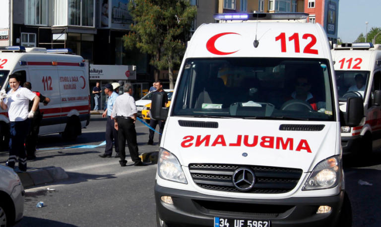 A minibus carrying Georgian citizens in Turkey crashed near Trabzon - one killed and 5 injured