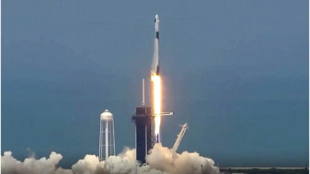 SpaceX-მა და NASA-მ ისტორიაში პირველად კოსმოსში კერძო კომპანიის ხომალდი გაუშვეს