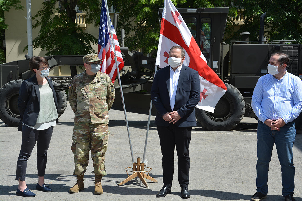მცხეთისა და დუშეთის მუნიციპალიტეტების ავტოპარკს ოთხი ერთეული მძიმე და მსუბუქი ტექნიკა გადაეცა