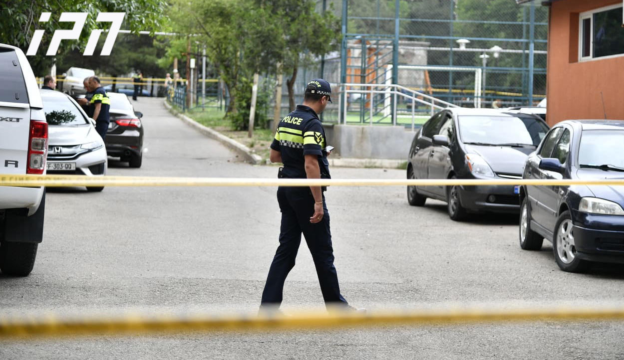 ვარკეთილში, სავარაუდოდ, ნასვამი მამაკაცი კორპუსიდან ისვრის