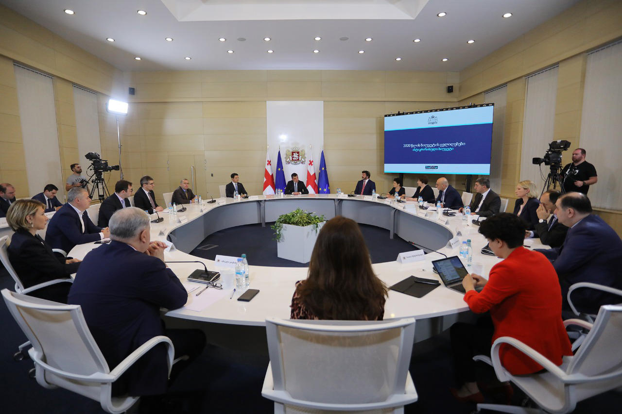 ფინანსთა მინისტრის მოადგილის განცხადებით, კორონავირუსის ეპიდემიის მეორე ტალღისთვის ბიუჯეტში თანხები გათვალისწინებულია და ქვეყანა ამისთვის სრულ მზადყოფნაშია