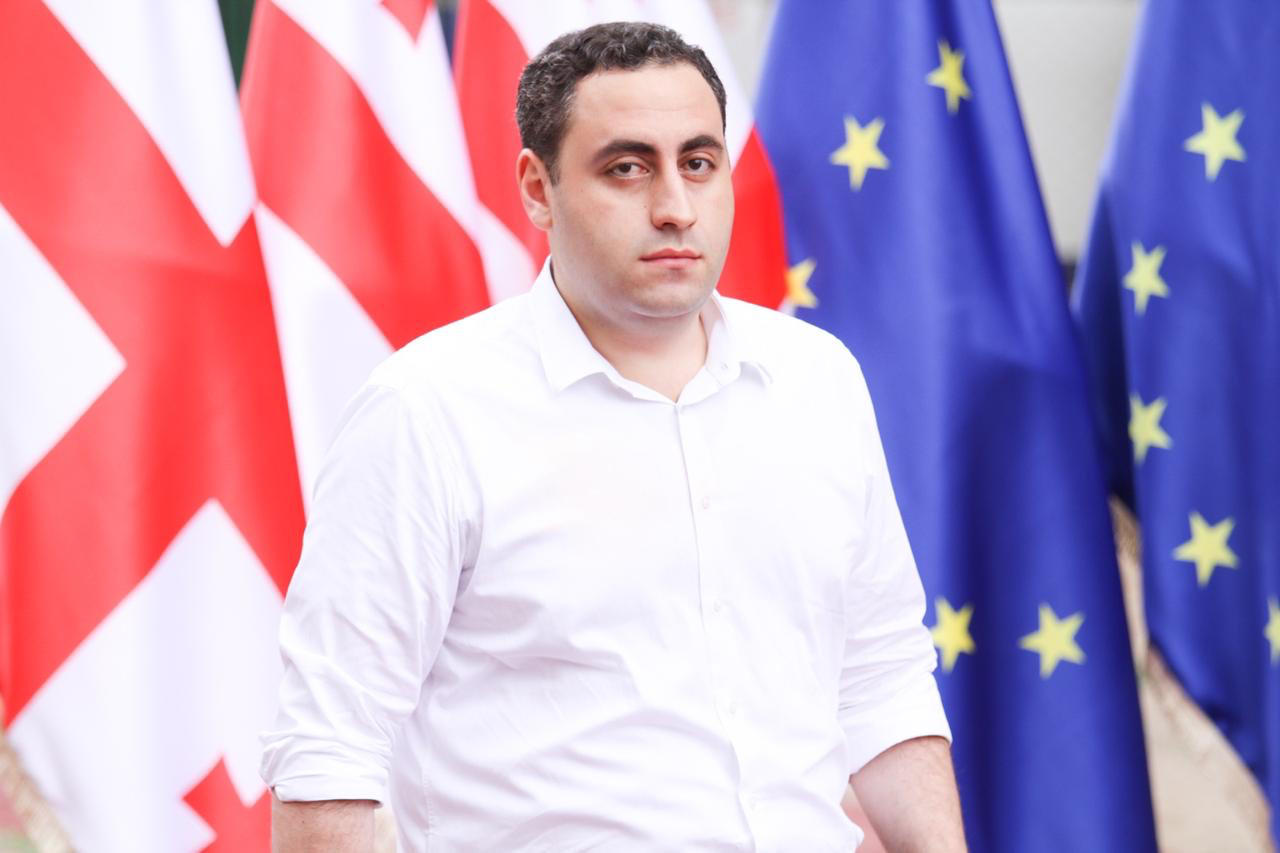 გიორგი ვაშაძე ხელისუფლებას მოუწოდებს, დაუყოვნებლივ გაიხსნას როგორც სახმელეთო, ასევე საჰაერო საზღვარი