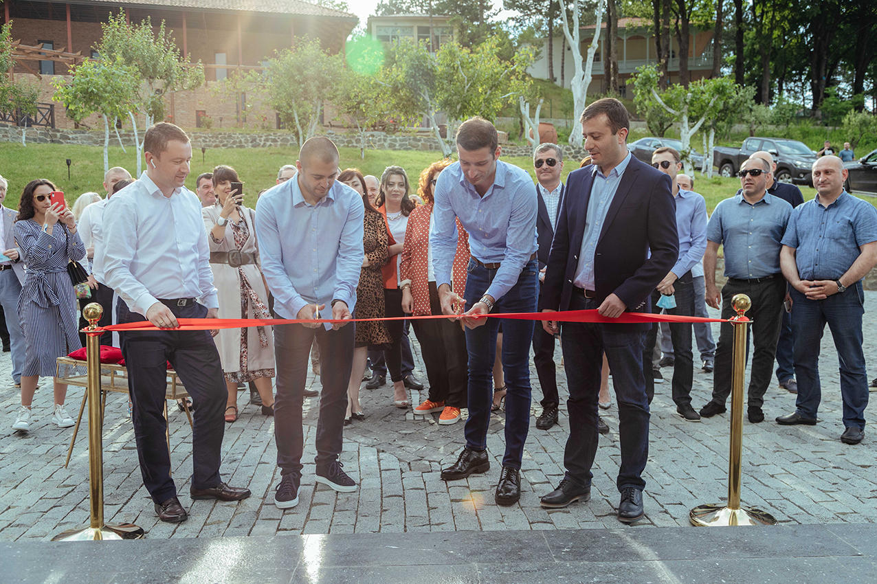 სააგენტოს „აწარმოე საქართველოში“ მხარდაჭერით, კიდევ ერთი ახალი სასტუმრო „მწერლები“ გაიხსნა