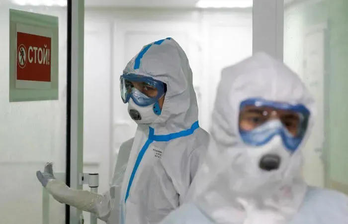 В России за сутки выявлено 6 562 новых случая коронавируса, умерли 173 человека