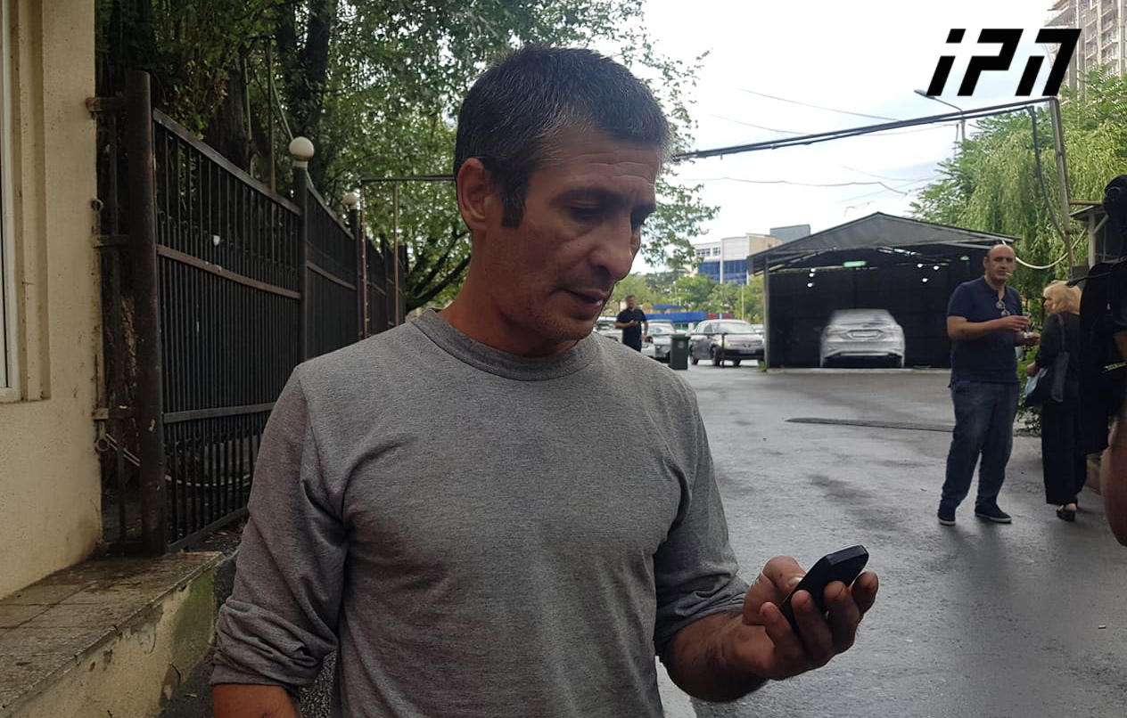 არასრულწლოვანი ზ.ხ.-ს მამა - შეიძლება შაქარაშვილი თავისივე მეგობრებმა სცემეს, რადგან მათ ჩხუბში არ მიეხმარა