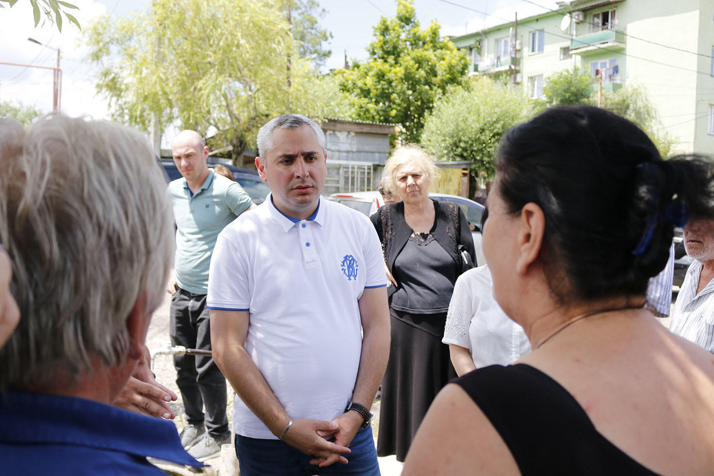 ბესარიონ სიმონიშვილი სენაკში მცხოვრებ დევნილ ოჯახებს შეხვდა