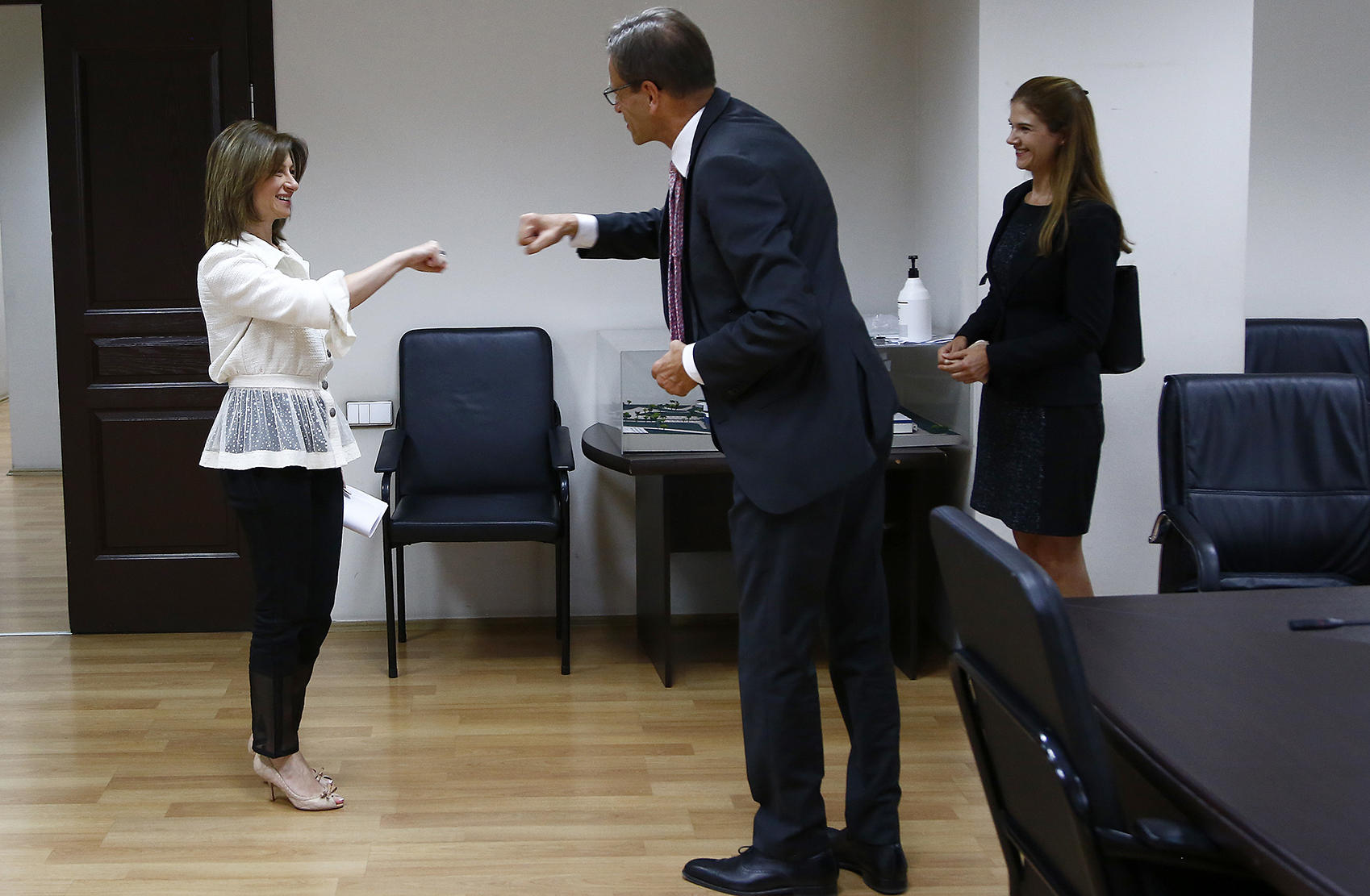 ჯანდაცვის მინისტრ ეკატერინე ტიკარაძესა და გერმანიის ელჩს შორის შეხვედრა გაიმართა