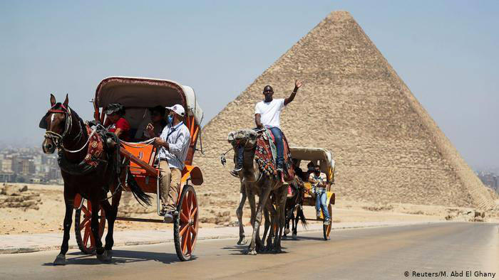 ეგვიპტეში, 3-თვიანი პაუზის შემდეგ, პირამიდები დამთვალიერებლებისთვის გაიხსნა