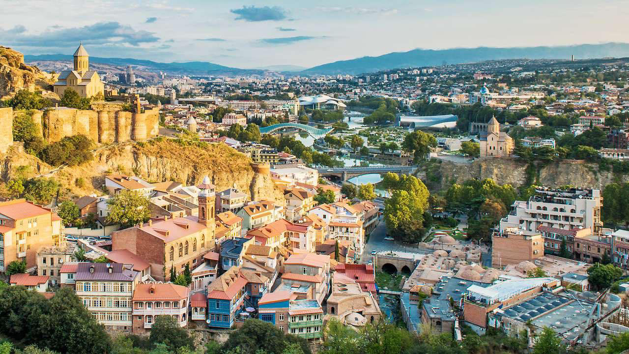 ავსტრიული საზოგადოებრივი მაუწყებლის ბეჭდური გამოცემა სათაურით „საქართველო - “კუნძული” კოვიდ-რუკაზე“ სტატიას აქვეყნებს