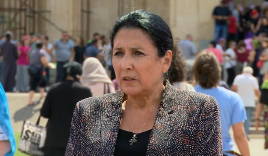 პრეზიდენტი - მე არ მითქვამს, რომ ერთი-ერთზე ძალადობა კარგია,  ვთქვი, რომ ერთი-ერთზე არის ცხოვრებაში ყველაფერი, საუბარი, სიყვარული, ალბათ, არ იცით