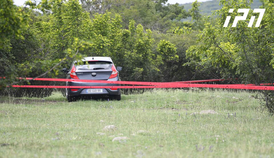 თეთრიწყაროს ტყეში, სადაც 23 წლის თამარ ბაჩალიაშვილი გარდაცვლილი იპოვეს, ექსპერტ-კრიმინალისტები მუშაობენ