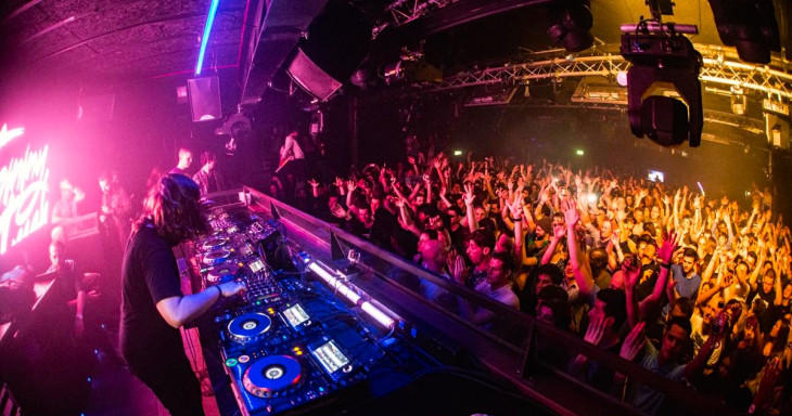 კორონავირუსთან დაკავშირებული რეკომენდაციების შეუსრულებლობისთვის 30-ზე მეტი რესტორანი და 10-მდე ღამის კლუბი დაჯარიმდა