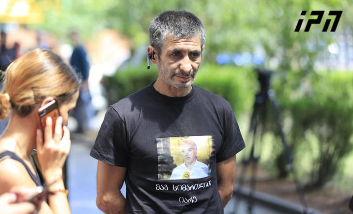 არასრულწლოვან ზ.ხ.-ს მამამ, თამაზ ხომასურიძემ შიმშილობა შეწყვიტა