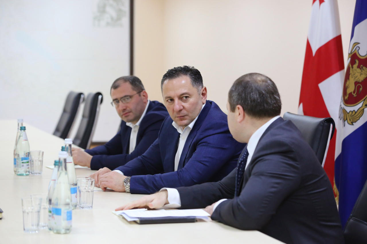ვახტანგ გომელაურმა თბილისის პოლიციის დეპარტამენტის დანაყოფების ხელმძღვანელებთან სამუშაო თათბირი გამართა