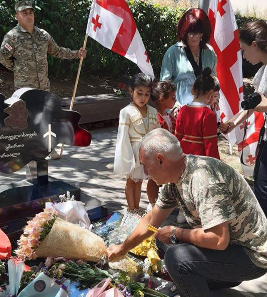 აგვისტოს ომში დაღუპული მეომრები კახეთში გაიხსენეს
