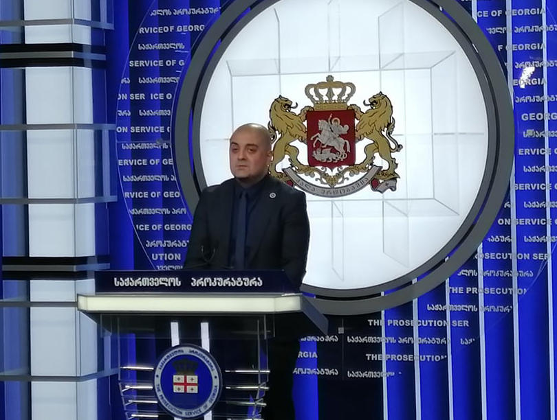 პროკურორის განცხადებით, 5 პირის მიმართ, რომლებსაც შაქარაშვილის საქმეზე ბრალი დაუმძიმდათ, არაერთი მტკიცებულება არსებობს, მათ შორისაა მოწმეთა ჩვენებები და ვიდეო ჩანაწერები