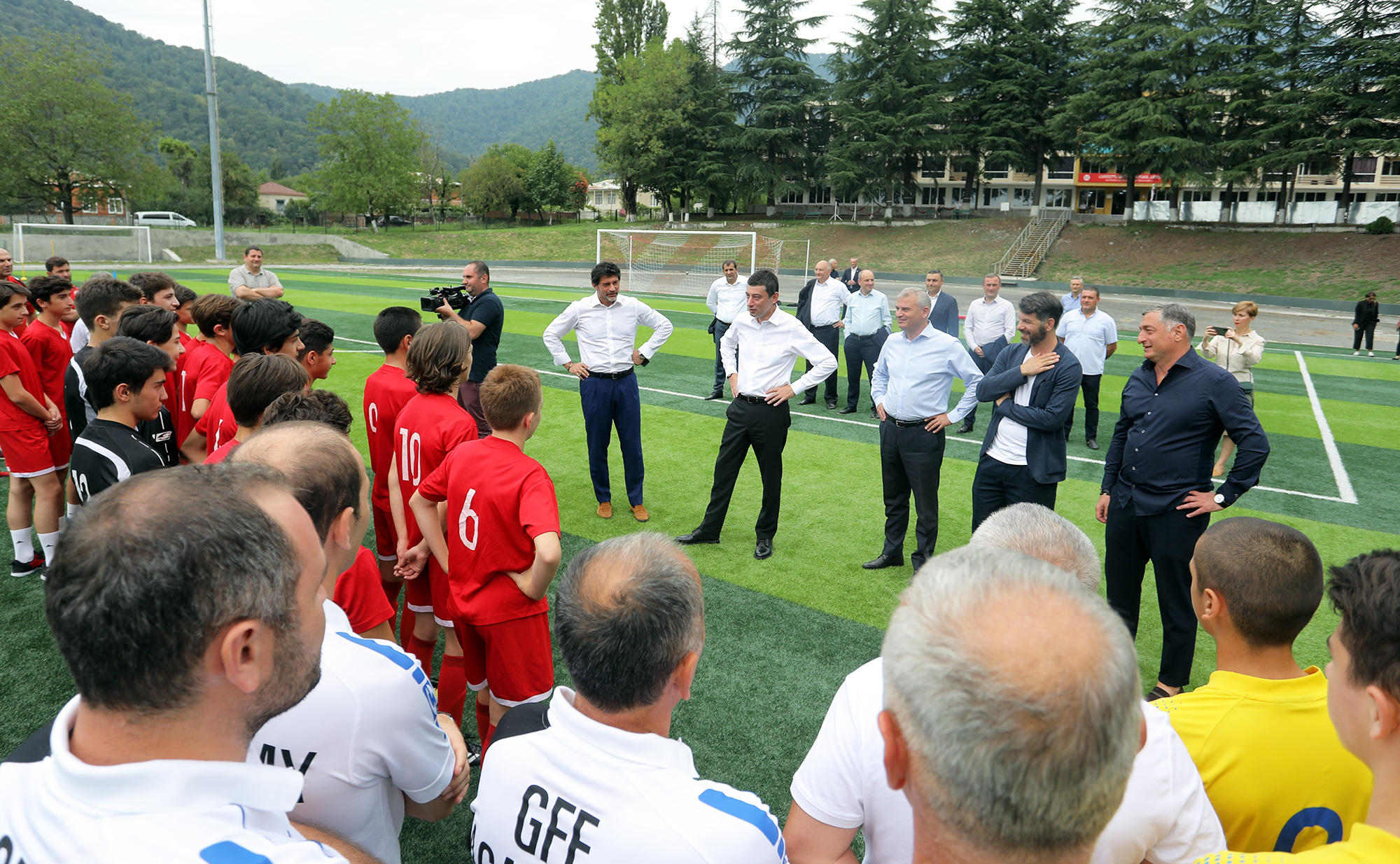 „ქართული ოცნების“ ლიდერები ჰერეთის ფეხბურთის აკადემიაში იმყოფებოდნენ