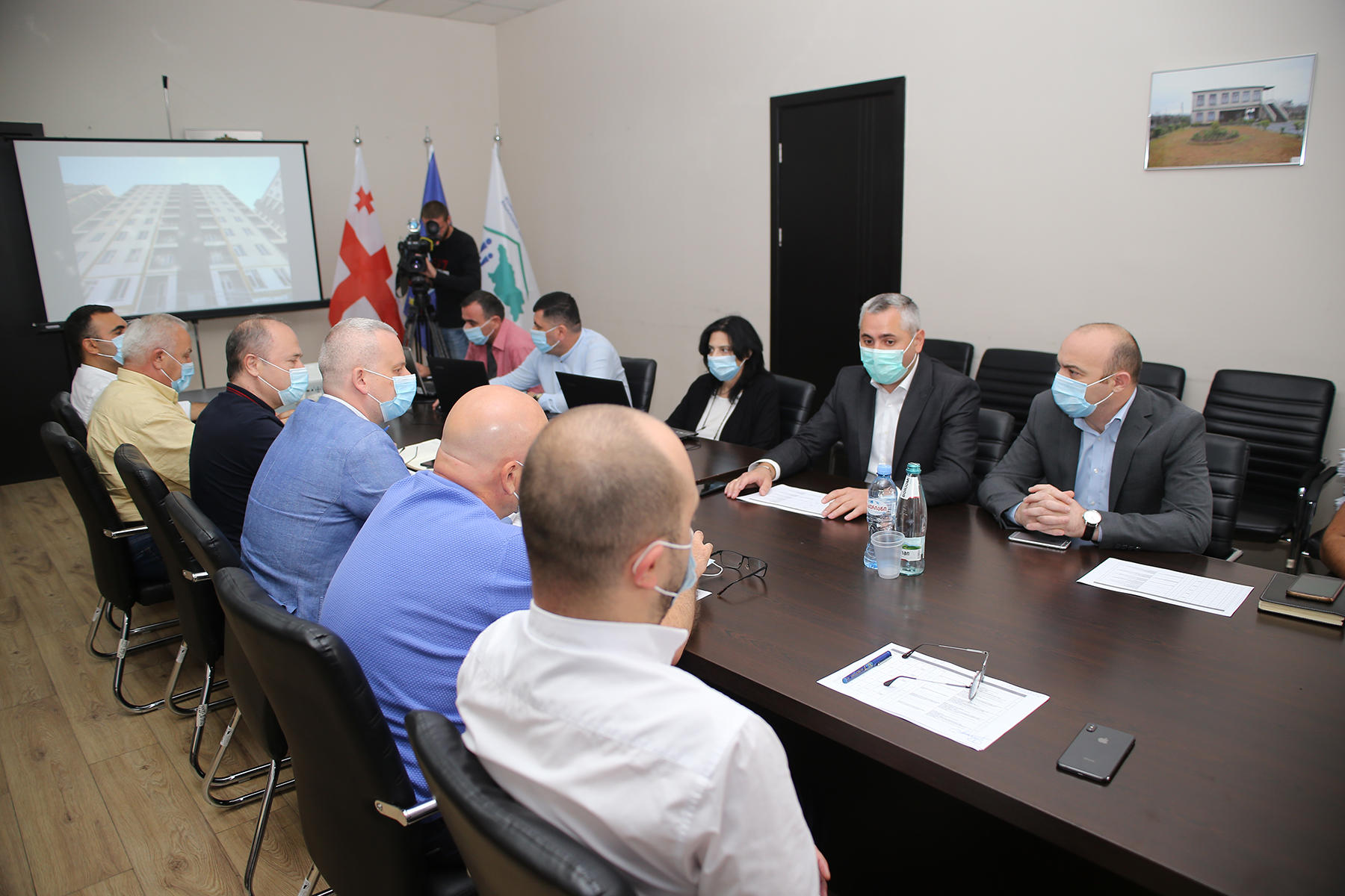 დევნილთა საკითხების შემსწავლელმა კომისიამ წყალტუბოში, 140 დევნილი ოჯახისთვის ბინების გადაცემის საკითხზე მუშაობა დაიწყო