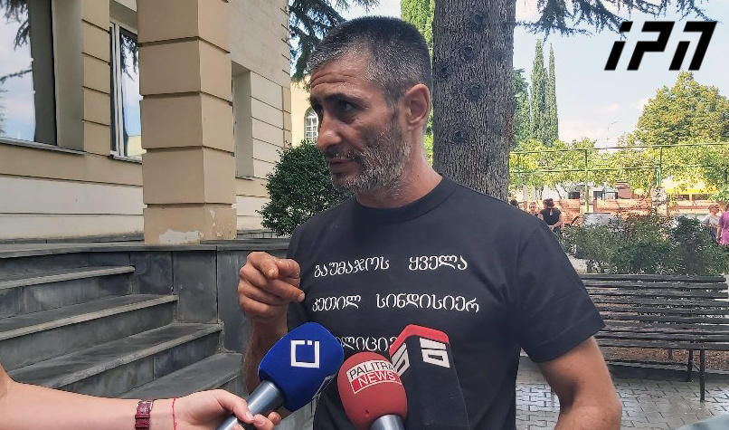 გიორგი შაქარაშვილის განზრახ მკვლელობაში ბრალდებული არასრულწლოვნის მამის განცხადებით, ის და მისი მეუღლე პროკურატურასთან შიმშილობას დაიწყებენ