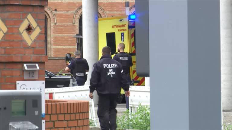 ალექსეი ნავალნი ბერლინის საავადმყოფოში გადაიყვანეს