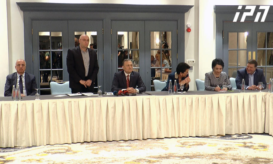 30-მდე ოპოზიციურმა პარტიამ ხმების დაცვის შესახებ მემორანდუმი გააფორმა