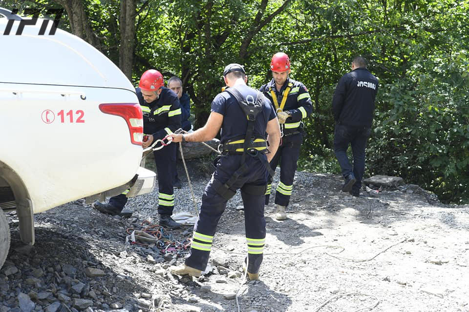 ფშაველი-აბანო-ომალოს გზაზე ავარიის დროს გარდაცვლილი მამაკაცი ქვემო ალვანის მკვიდრია, გადარჩენილი ტურისტის სიცოცხლეს კი საფრთხე არ ემუქრება
