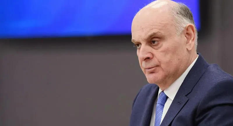 ასლან ბჟანიას განცხადებით, წესრიგის აღდგენის შესახებ ყაზახეთის ხელისუფლების მცდელობას მხარს უჭერს