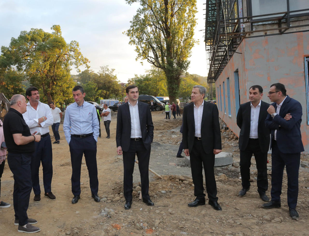 „ქართული ოცნების“ ლიდერები ბათუმში, "განათლებისა და მეცნიერების ქალაქის“ მშენებლობის პროცესს გაეცნენ