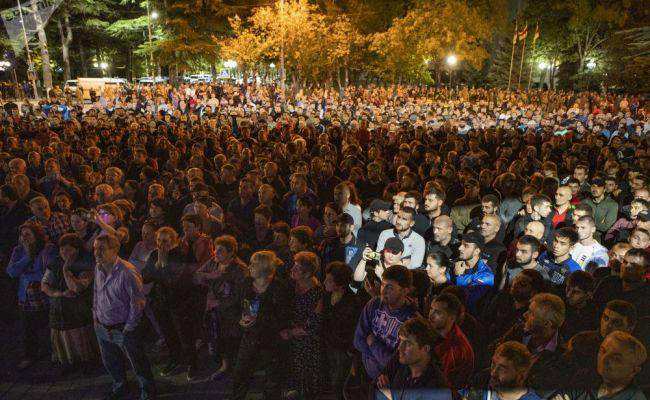Protests resumed in front of so-called government house in occupied Tskhinvali