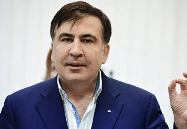 მიხეილ სააკაშვილი მასზე თავდასხმის შესახებ ინფორმაციაზე - მამაკაცი მოვიდა კალმით ავტოგრაფისთვის