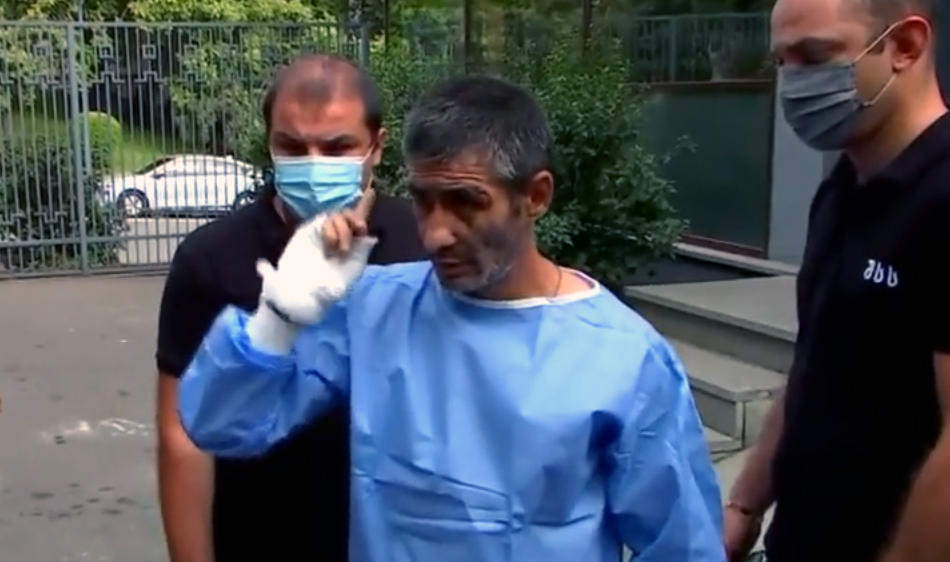 გიორგი შაქარაშვილის მკვლელობის საქმეში ბრალდებული არასრულწლოვნის, ზ.ხ-ს მამა პროკურატურასთან ბენზინით მივიდა და თავის დაწვით იმუქრებოდა