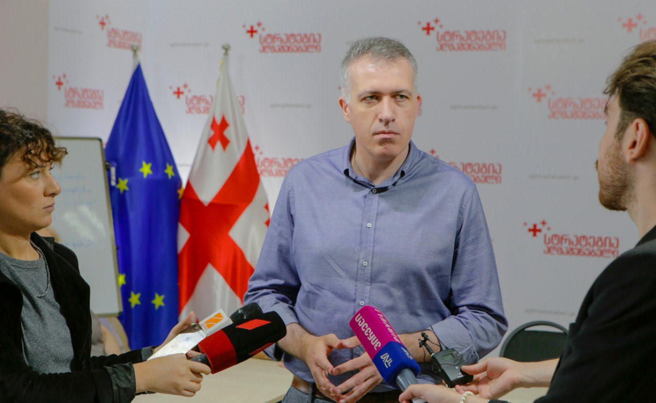 სერგო ჩიხლაძე საბიუჯეტო დაფინანსებაზე - უარის თქმა ზედმეტი თვითდაზიანებაა, რასაც ელოდება ბიძინა ივანიშვილი, რომ პარტიები ფინანსურად მოახრჩოს, ამ საჩუქარს ვერ გავუკეთებთ