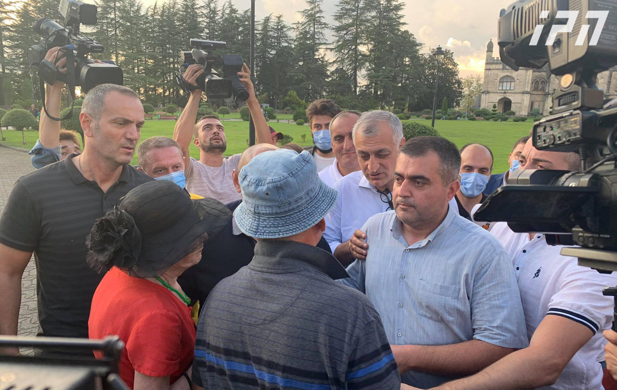ზუგდიდში, „ლელოს” მაჟორიტარი დეპუტატობის კანდიდატის წარდგენამდე სიტყვიერი დაპირისპირება მოხდა