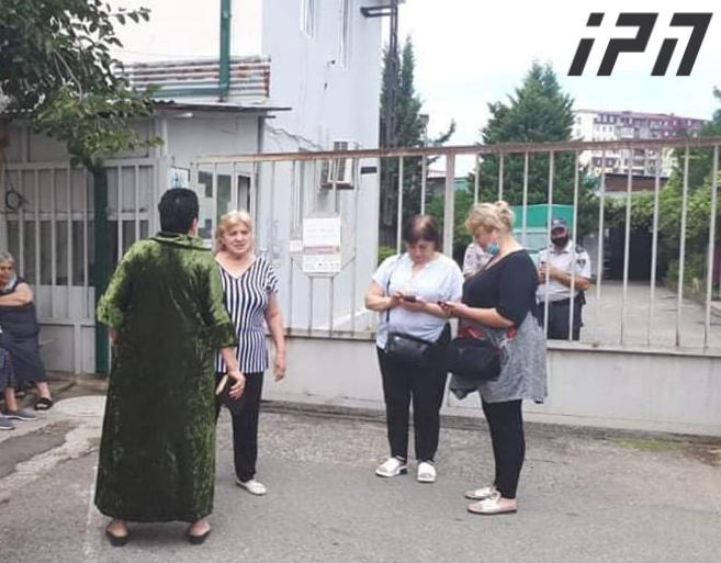 ბათუმში, ე.წ. ხოფას ბაზარი, რომელიც კორონავირუსის გამო დაკეტილი იყო, გაიხსნა