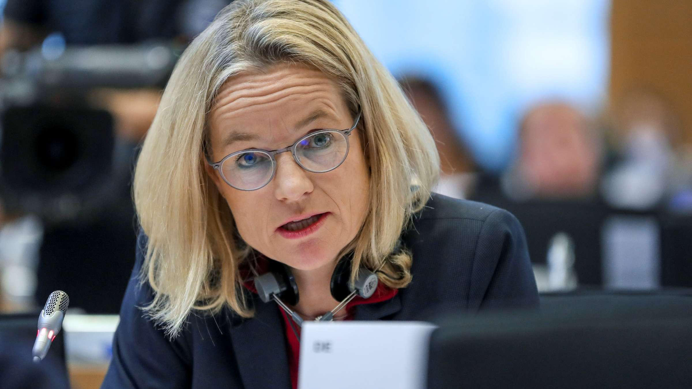 ვიოლა ფონ კრამონი - როდესაც სააკაშვილი რამეს ამბობს, ქვეყანა კიდევ უფრო ღრმა პოლიტიკურ არეულობაში ექცევა