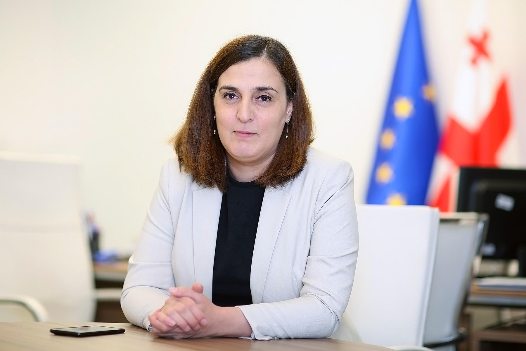 ეროვნული ბანკის პირველი ვიცე-პრეზიდენტი ეკატერინე მიქაბაძე, ხოლო ვიცე-პრეზიდენტი ნინო ჯელაძე იქნება