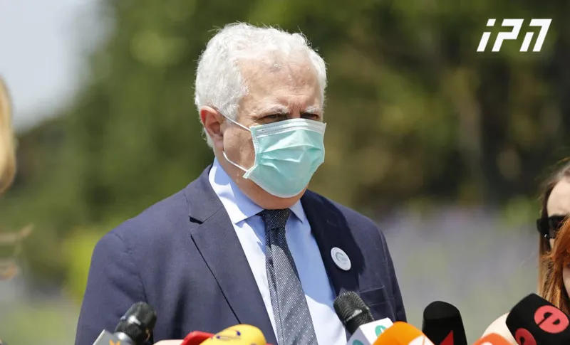 ამირან გამყრელიძე - დაგვიჯერეთ, პირბადე ყველგან უნდა ვატაროთ - როცა ამას ვამბობ, სოციალურ ქსელში ჩემზე ქირქილია, ნუ გავაშარჟებთ ამ მოწოდებას!