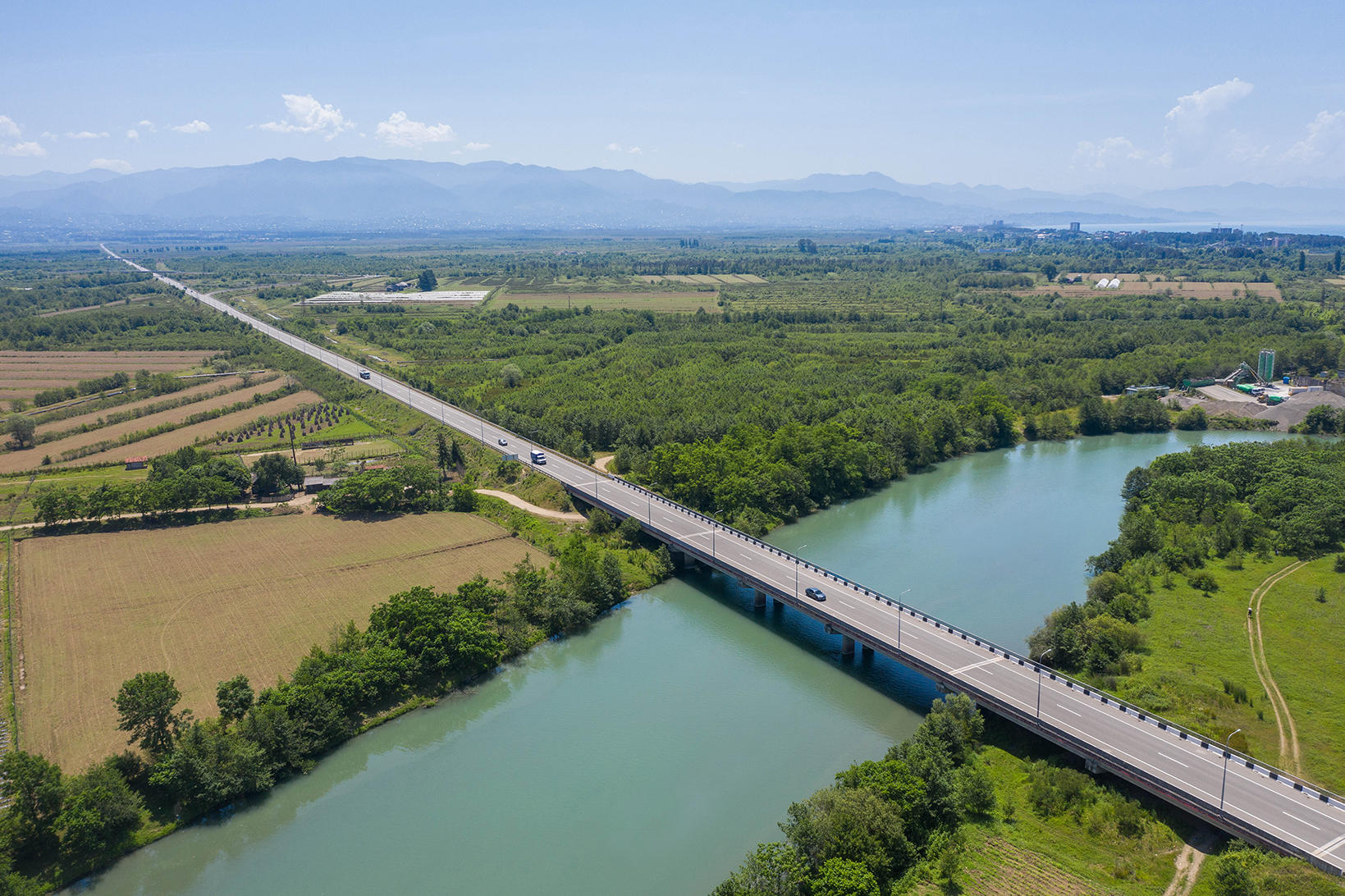 „სინოჰიდრო“ საქართველოში POWERCHINA/Sinohydro-ს მიერ 6 გზის აშენების შესახებ ინფორმაციას ავრცელებს
